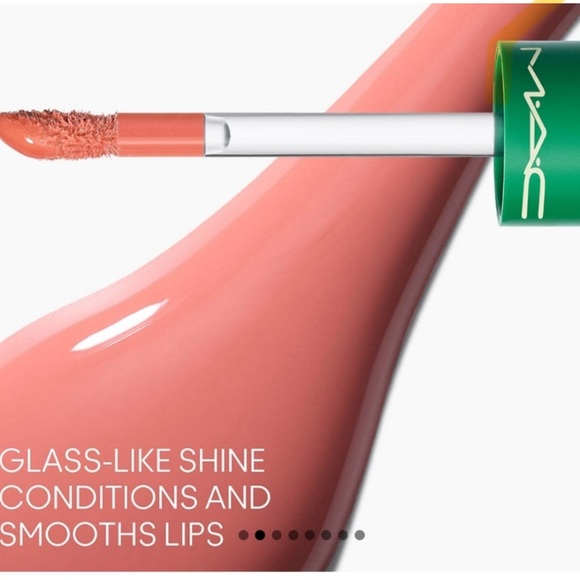 MAC x Stranger Things bundle fanny pack eye shadow palette lipglass NEW - Picture 9 of 9